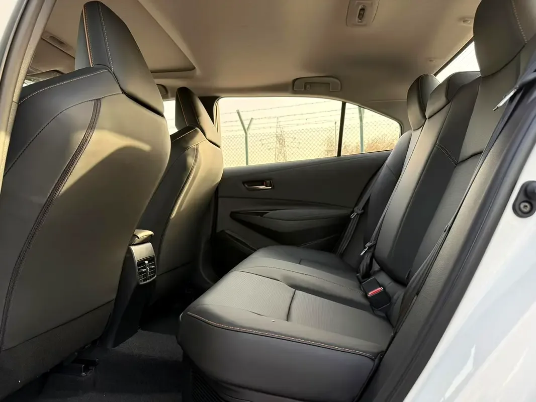Toyota Corolla 1.8 CVT (137 حصان) - 7