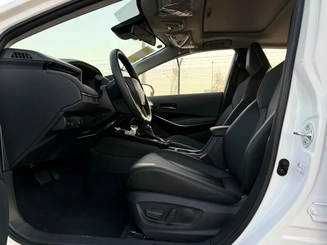 Toyota Corolla 1.8 CVT (137 حصان) - 6