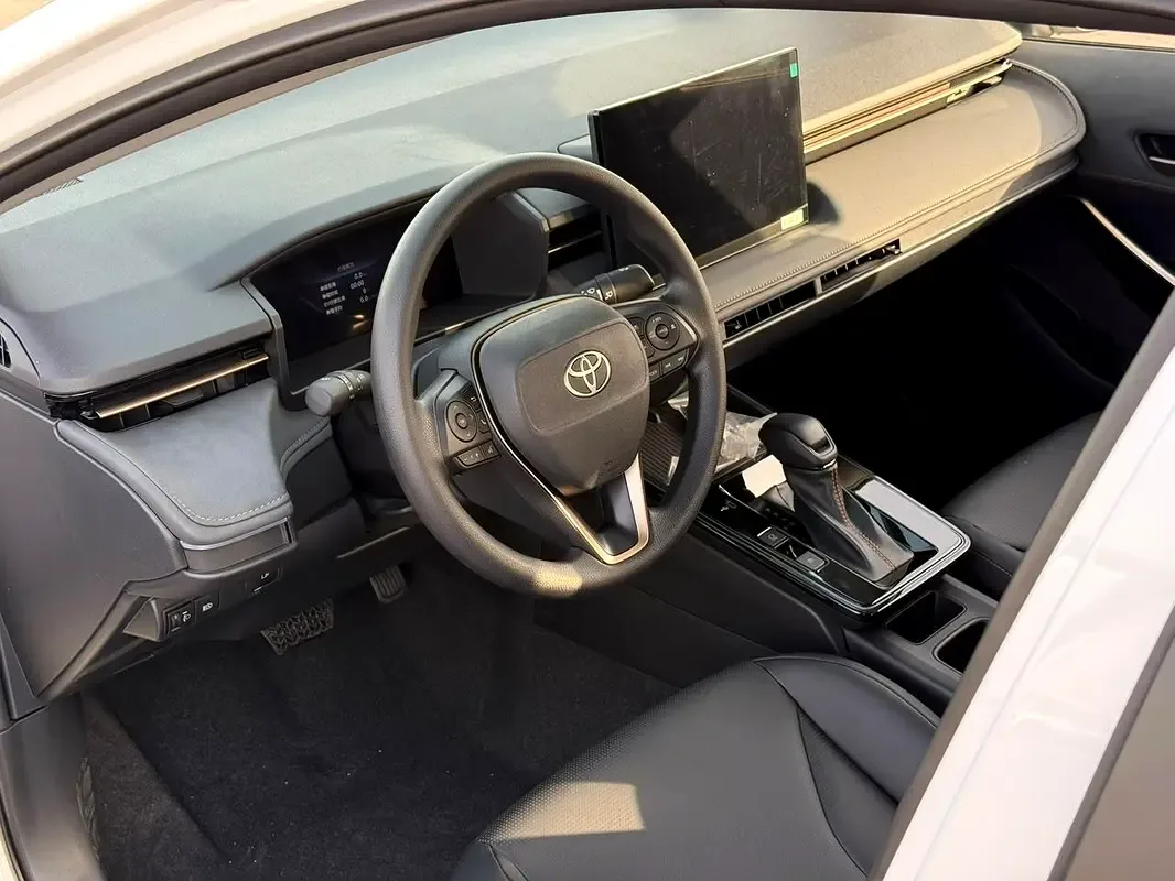Toyota Corolla 1.8 CVT (137 حصان) - 10