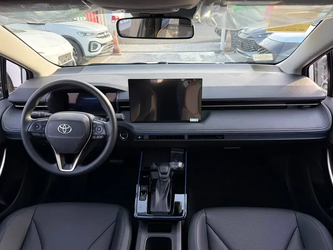 Toyota Corolla 1.8 CVT (137 حصان) - 18