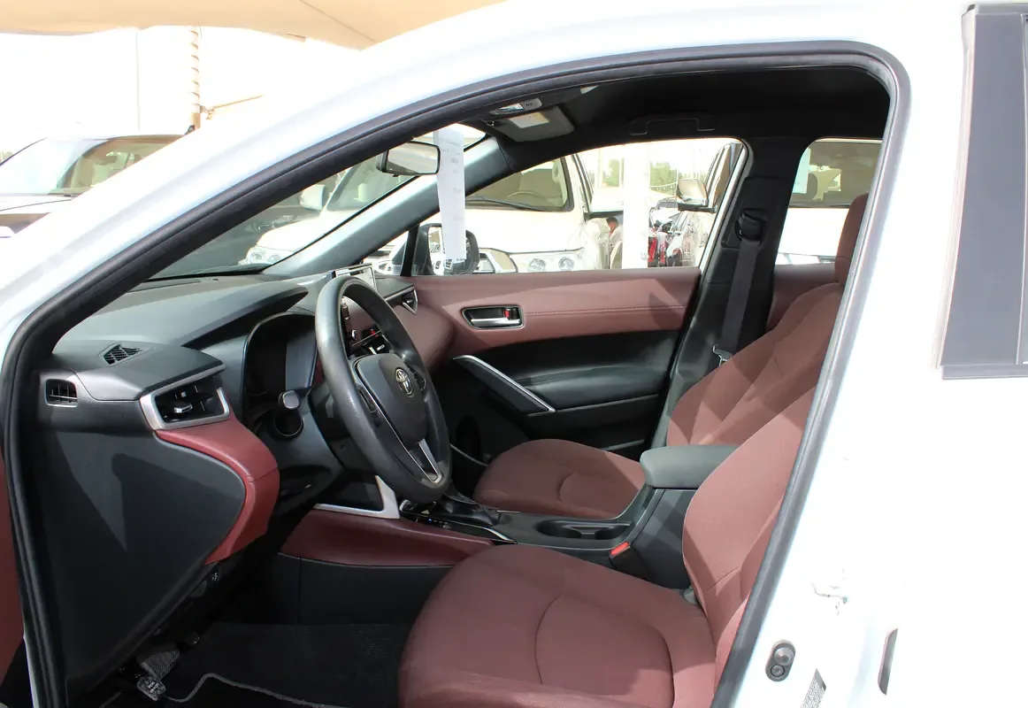 Toyota Corolla Cross 2.0 CVT AWD (243 حصان) - 7