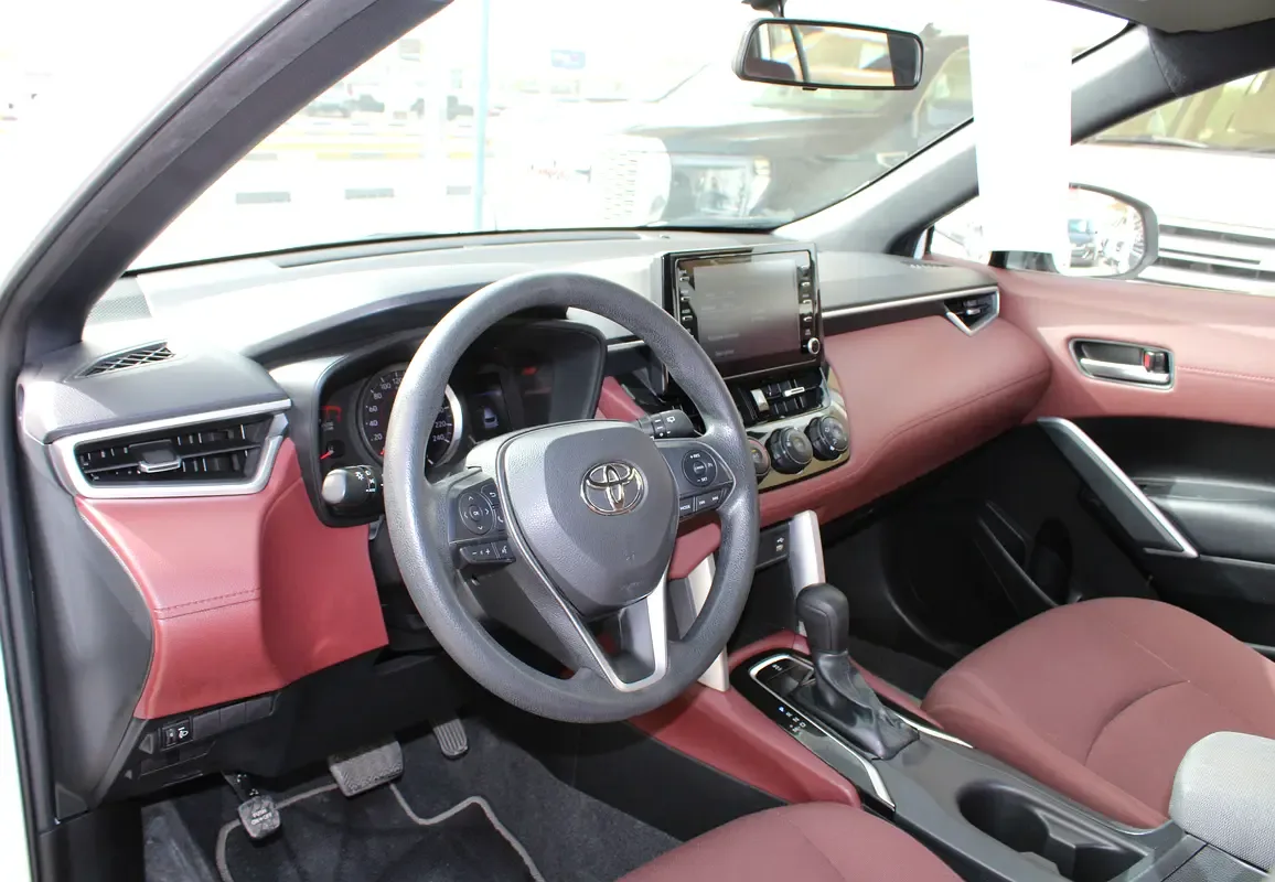 Toyota Corolla Cross 2.0 CVT AWD (243 حصان) - 8