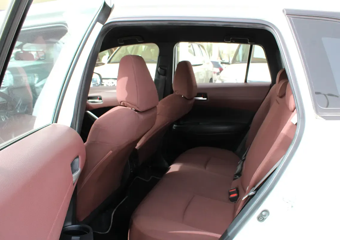 Toyota Corolla Cross 2.0 CVT AWD (243 حصان) - 9