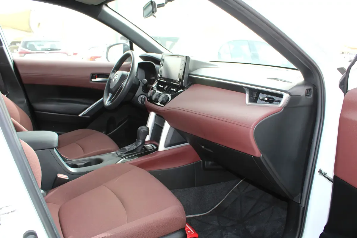Toyota Corolla Cross 2.0 CVT AWD (243 حصان) - 12
