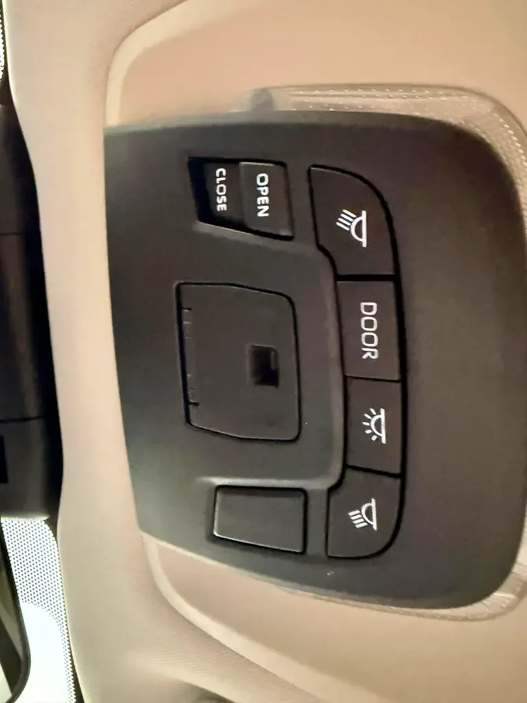 Toyota Crown 2.5 CVT AWD (236 حصان) - 16