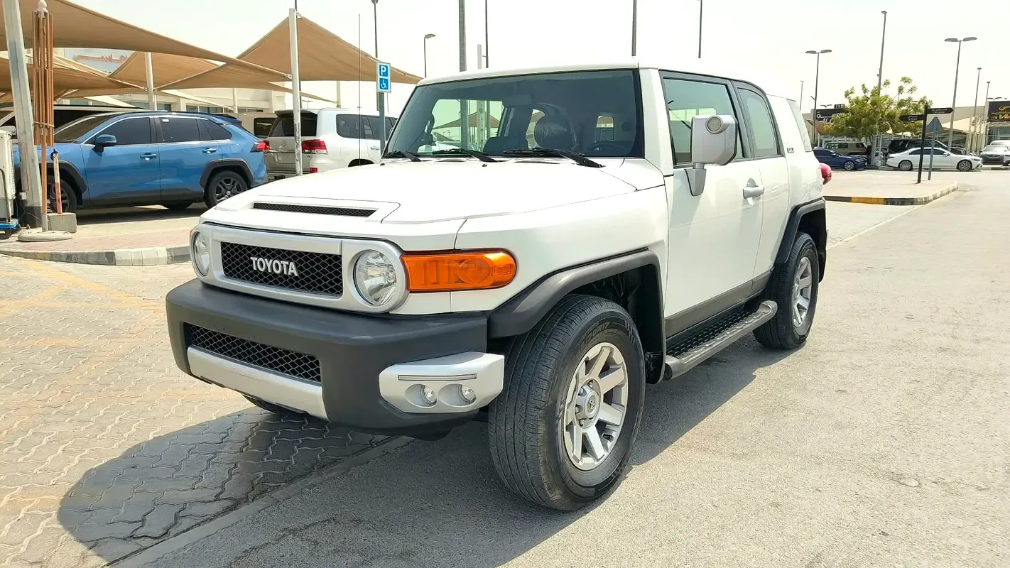 Toyota FJ Cruiser 4.0 AT (264 hp)