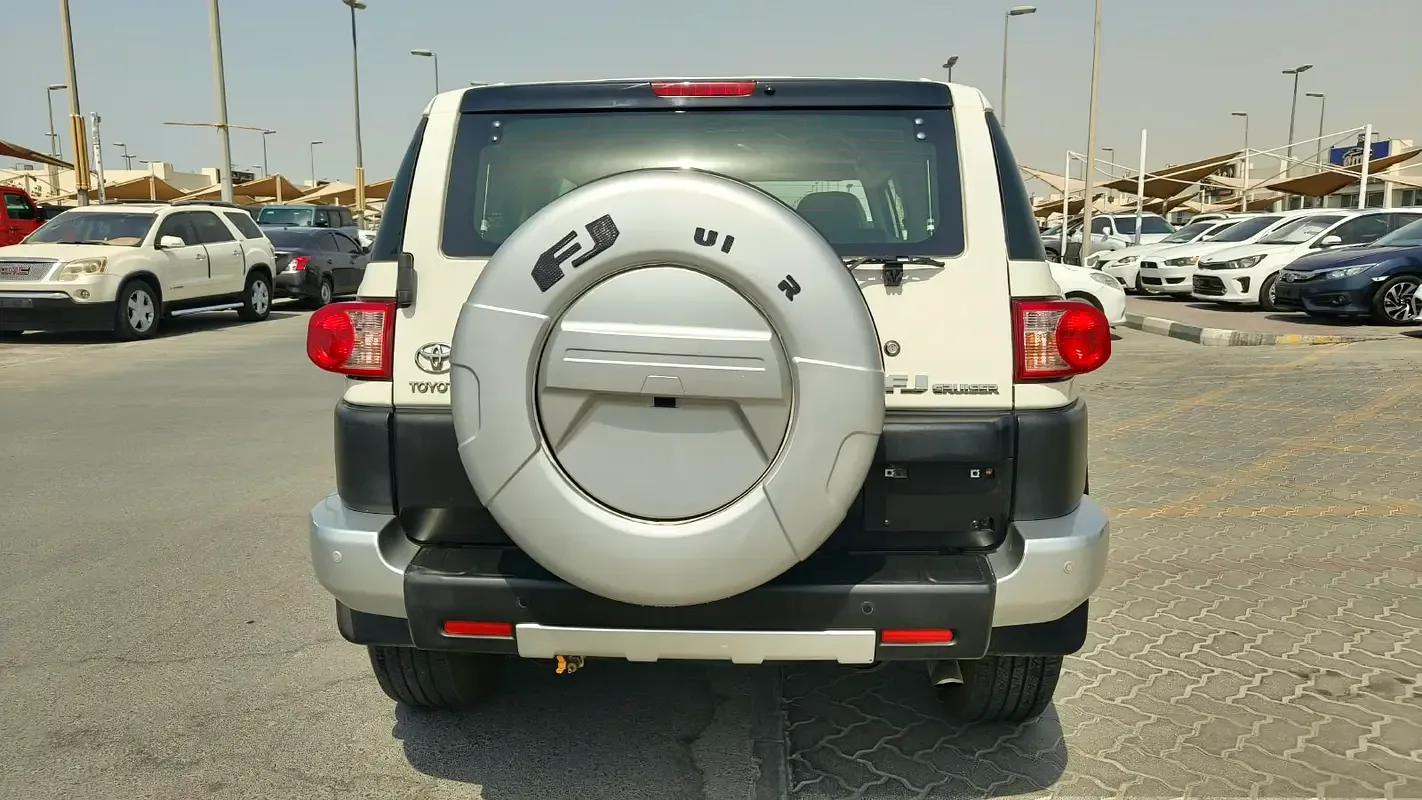 Toyota FJ Cruiser 4.0 AT (264 حصان) - 8