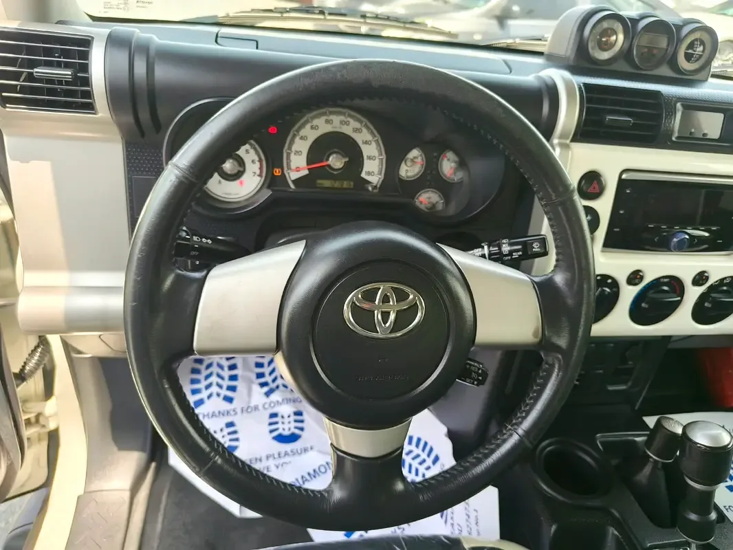 Toyota FJ Cruiser 4.0 AT (264 حصان) - 15