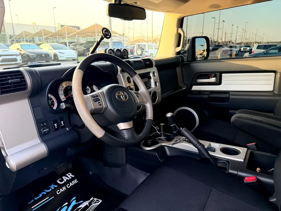 Toyota FJ Cruiser 4.0 AT (264 حصان) - 7