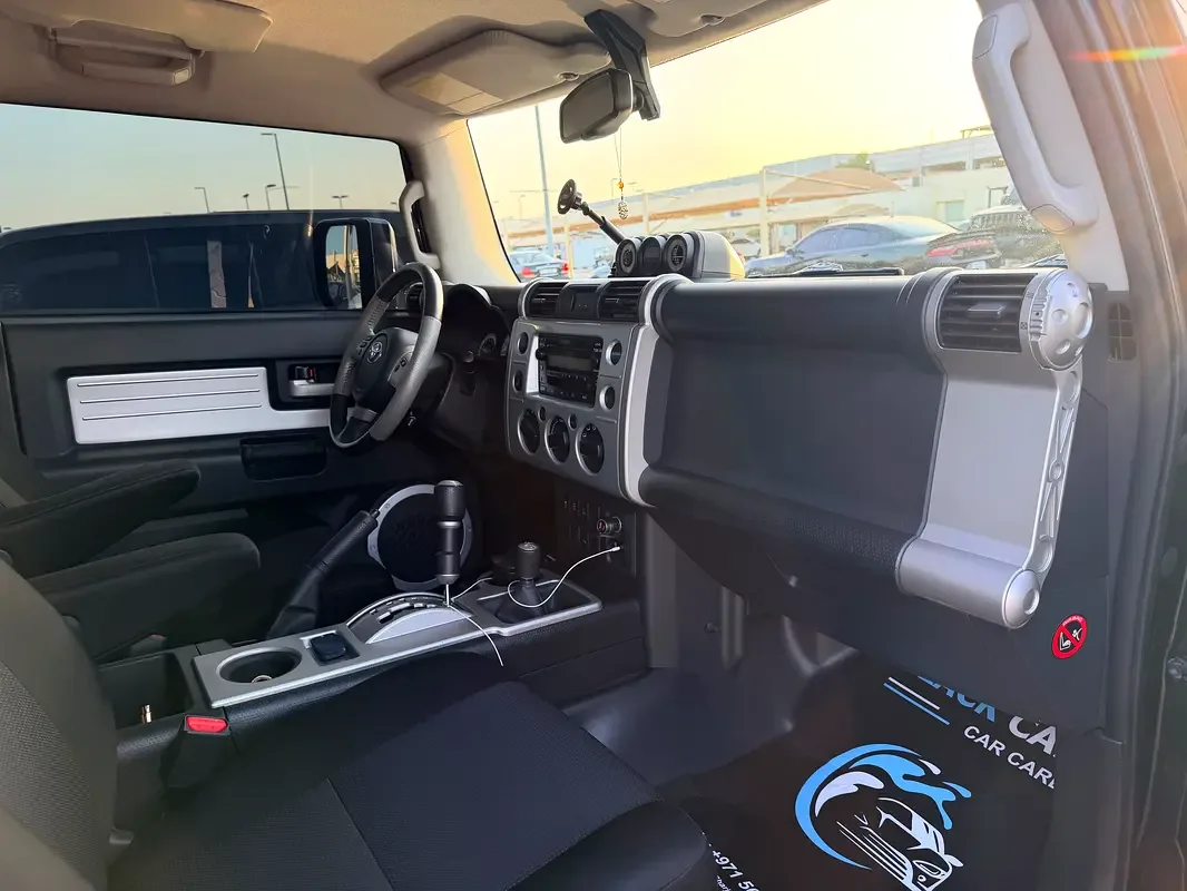 Toyota FJ Cruiser 4.0 AT (264 حصان) - 9
