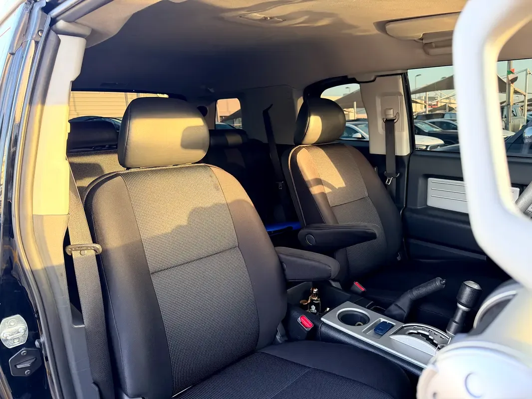 Toyota FJ Cruiser 4.0 AT (264 حصان) - 8