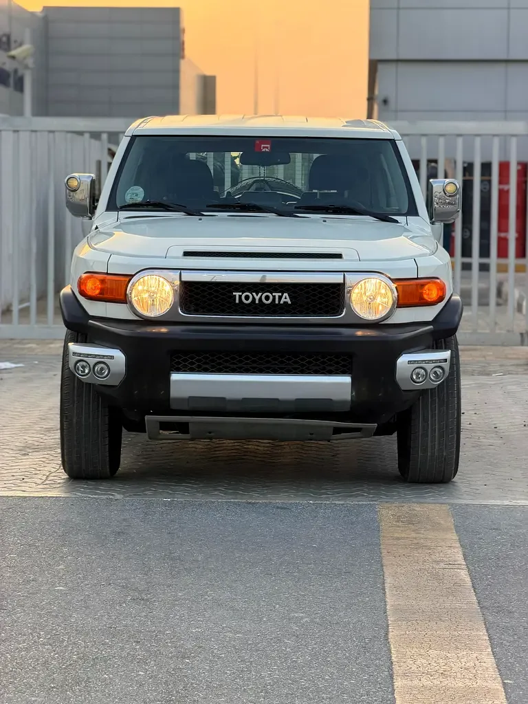 Toyota FJ Cruiser 4.0 AT (264 حصان) - 3
