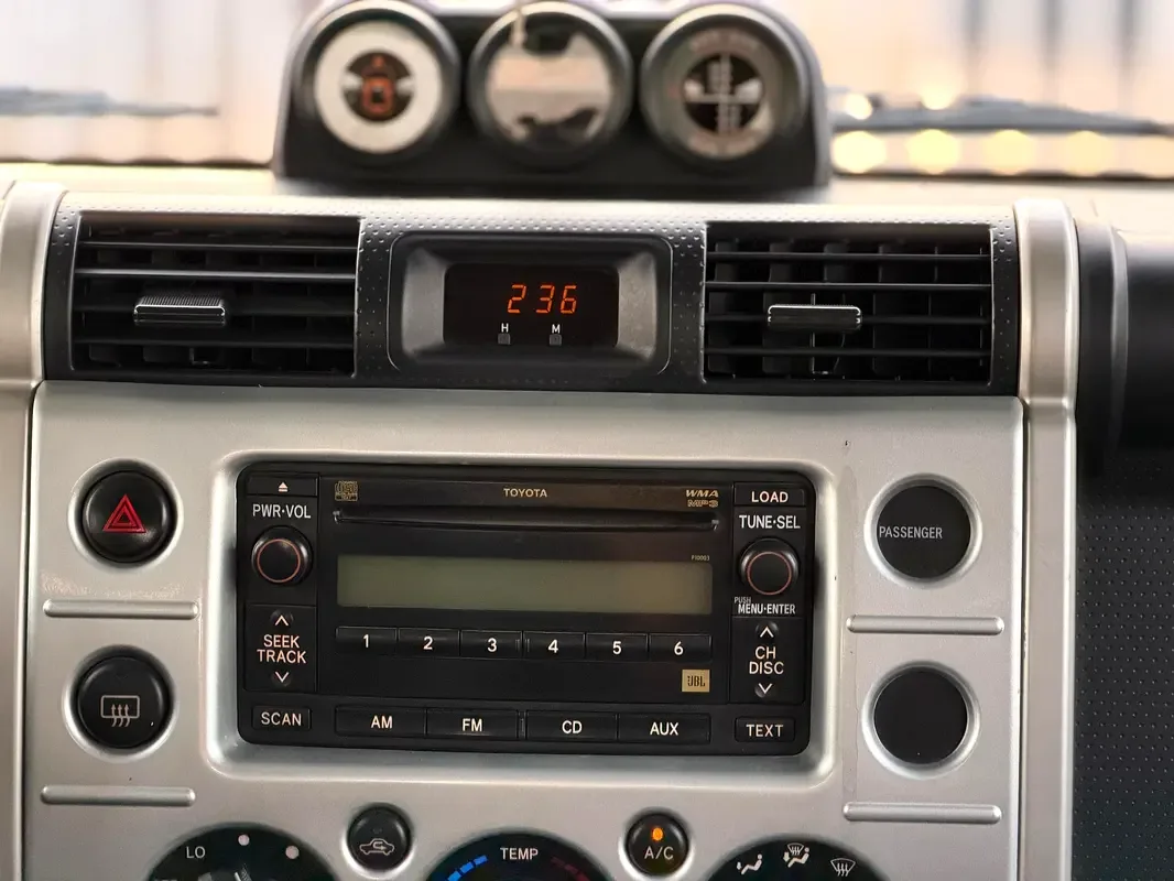 Toyota FJ Cruiser 4.0 AT (264 حصان) - 6