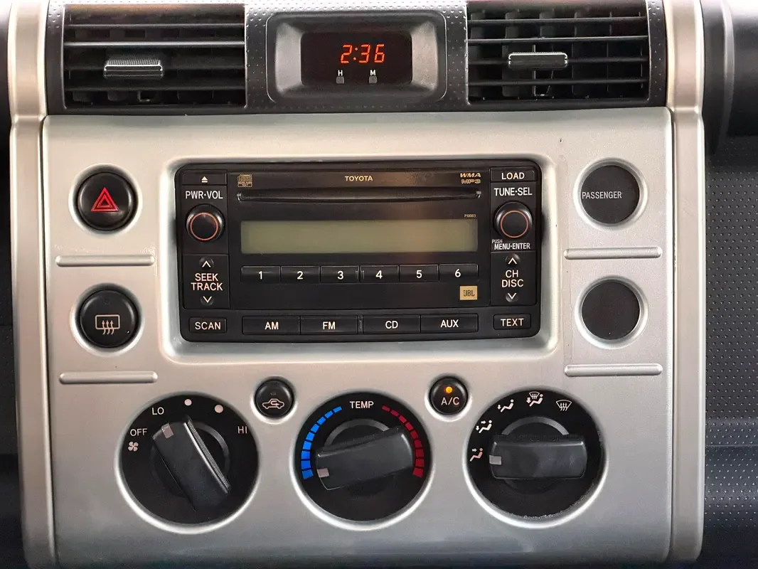 Toyota FJ Cruiser 4.0 AT (264 حصان) - 10