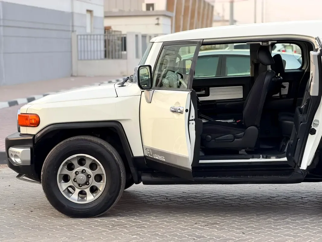 Toyota FJ Cruiser 4.0 AT (264 حصان) - 12