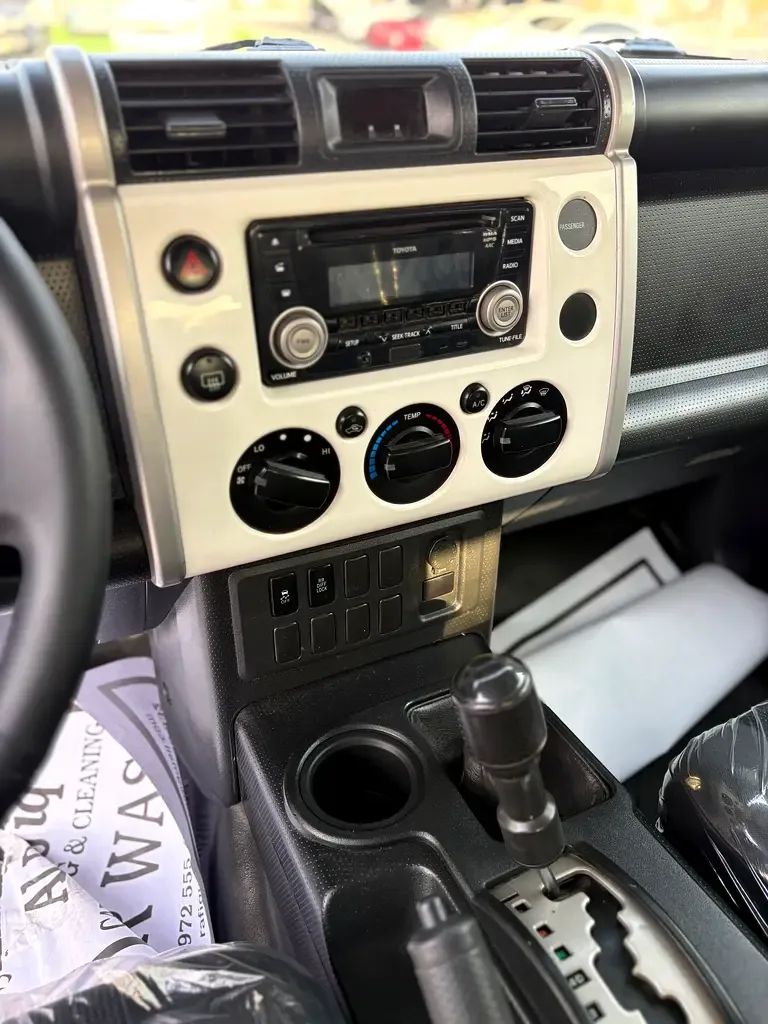 Toyota FJ Cruiser 4.0 AT (264 hp) - 9