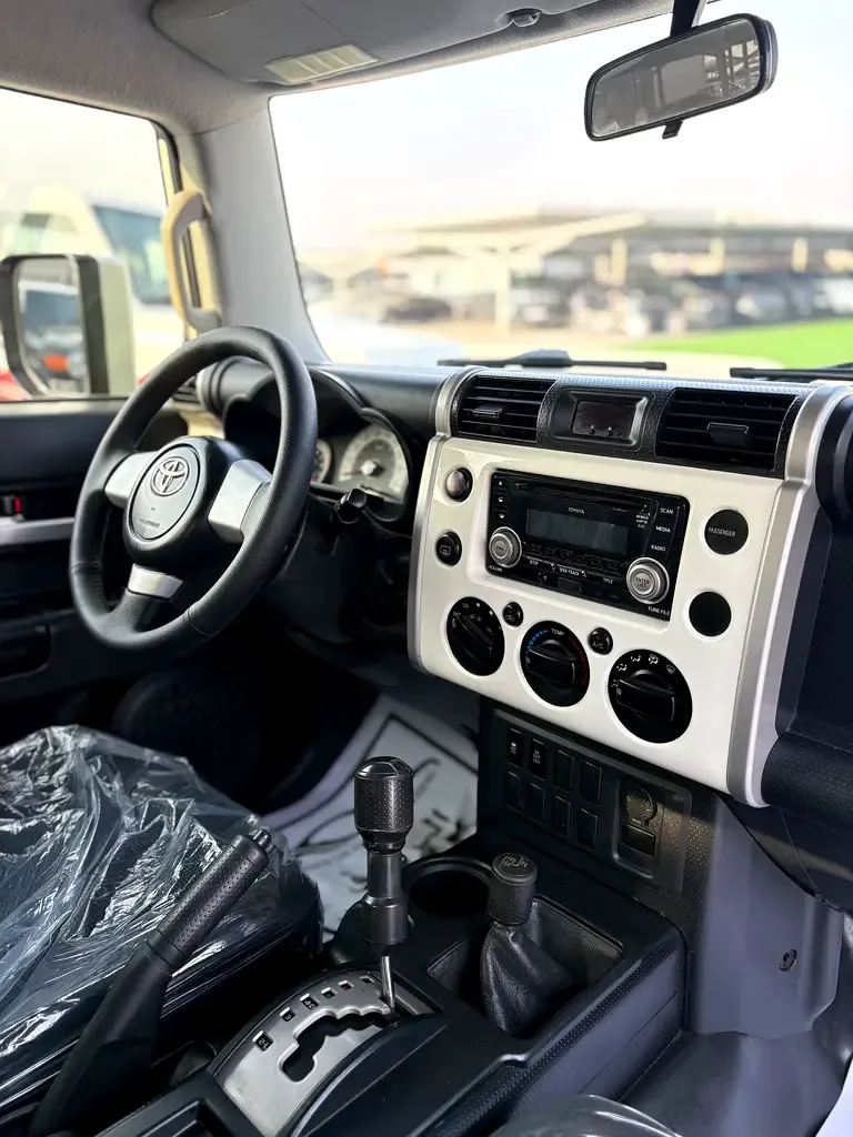 Toyota FJ Cruiser 4.0 AT (264 hp) - 11
