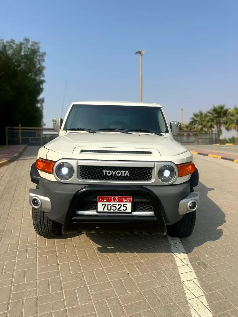 Toyota FJ Cruiser 4.0 AT (264 hp)
