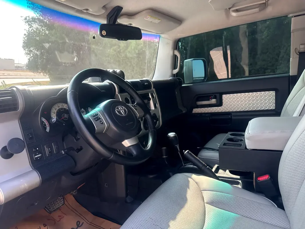 Toyota FJ Cruiser 4.0 AT (264 hp) - 10