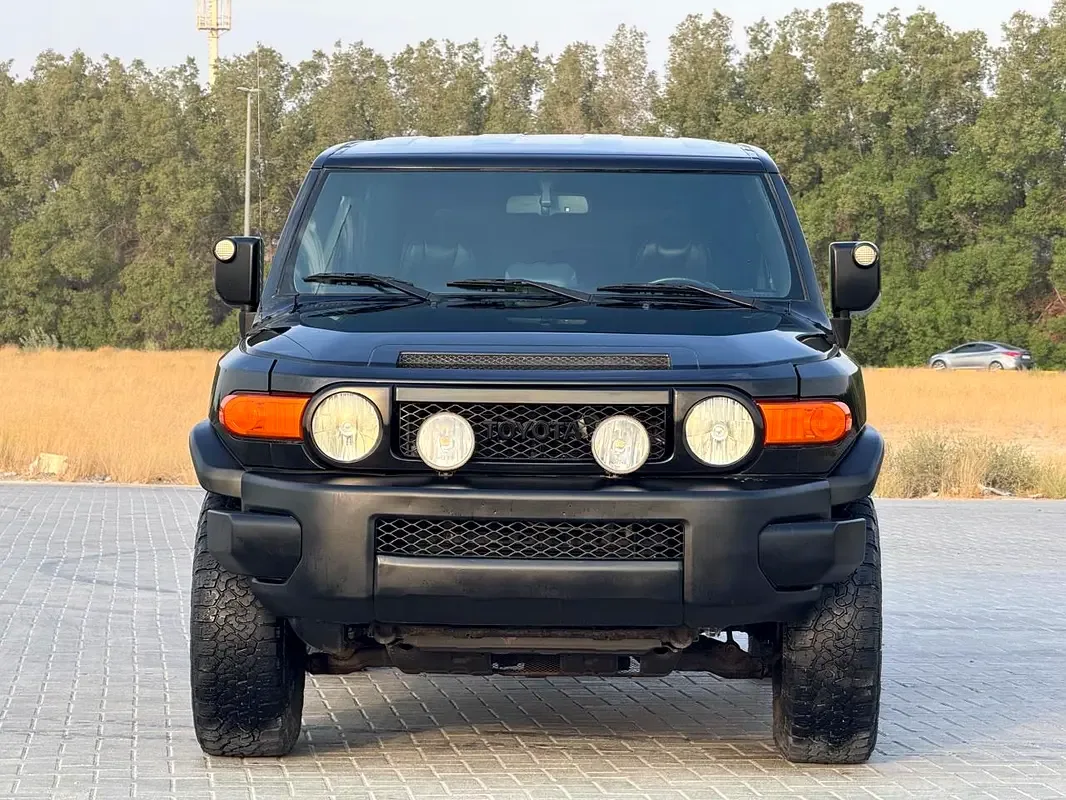 Toyota FJ Cruiser 4.0 AT (264 hp)