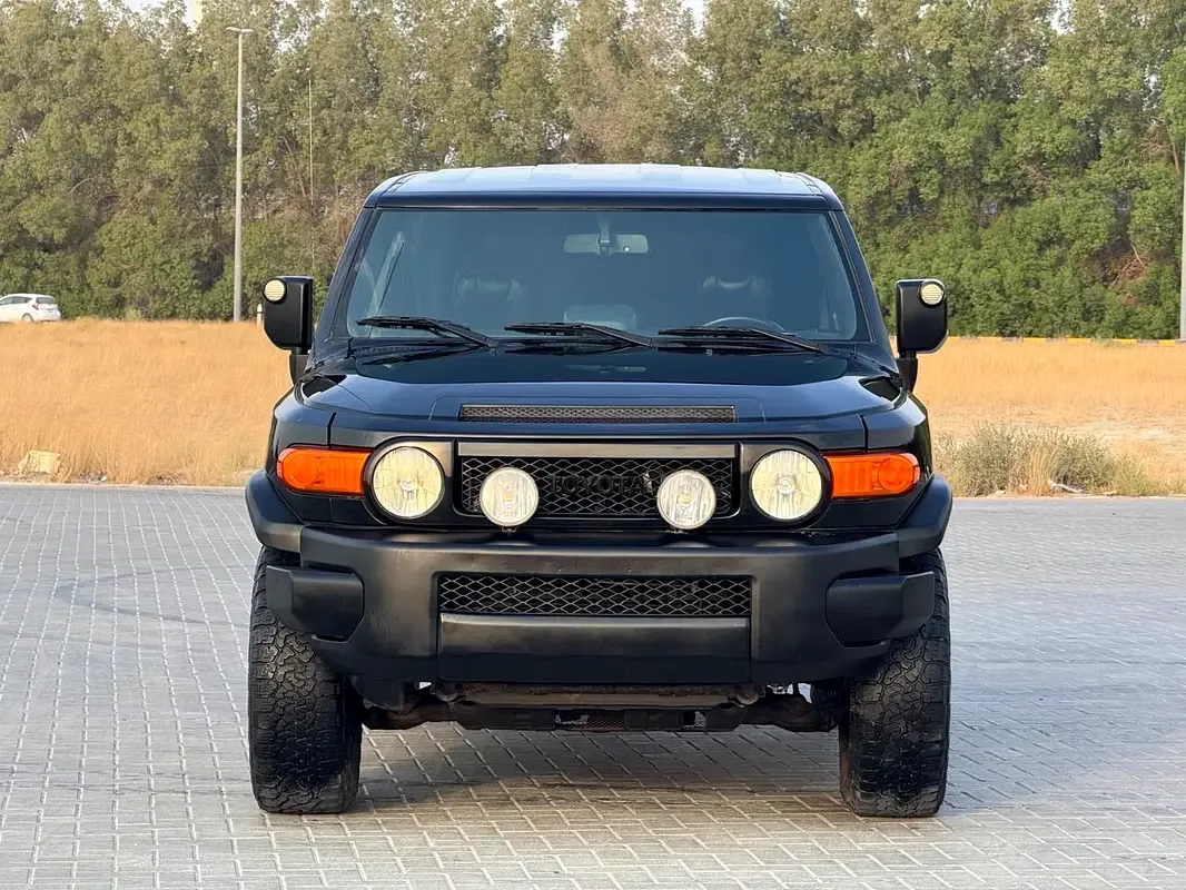 Toyota FJ Cruiser 4.0 AT (264 حصان) - 4