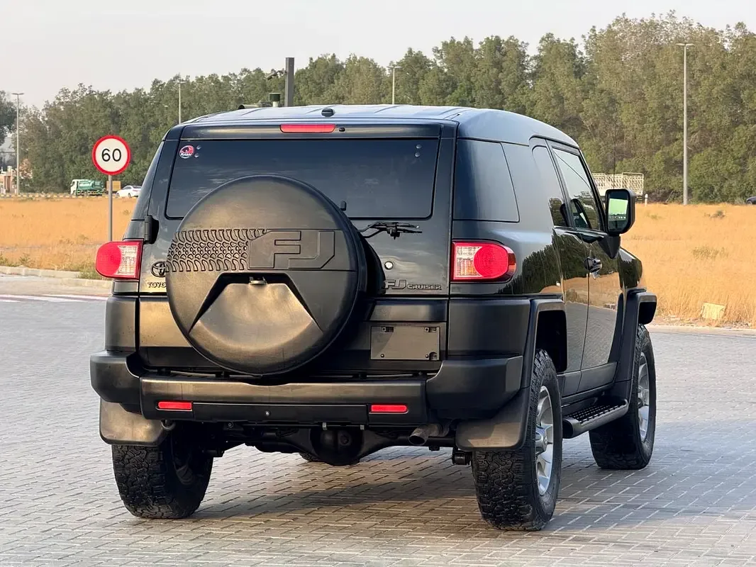 Toyota FJ Cruiser 4.0 AT (264 حصان) - 17