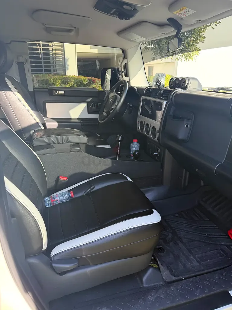 Toyota FJ Cruiser 4.0 AT (264 hp) - 6