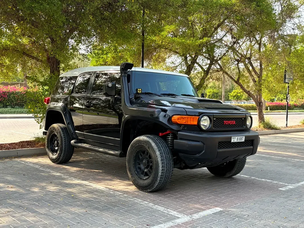 Toyota FJ Cruiser 4.0 AT (264 hp)