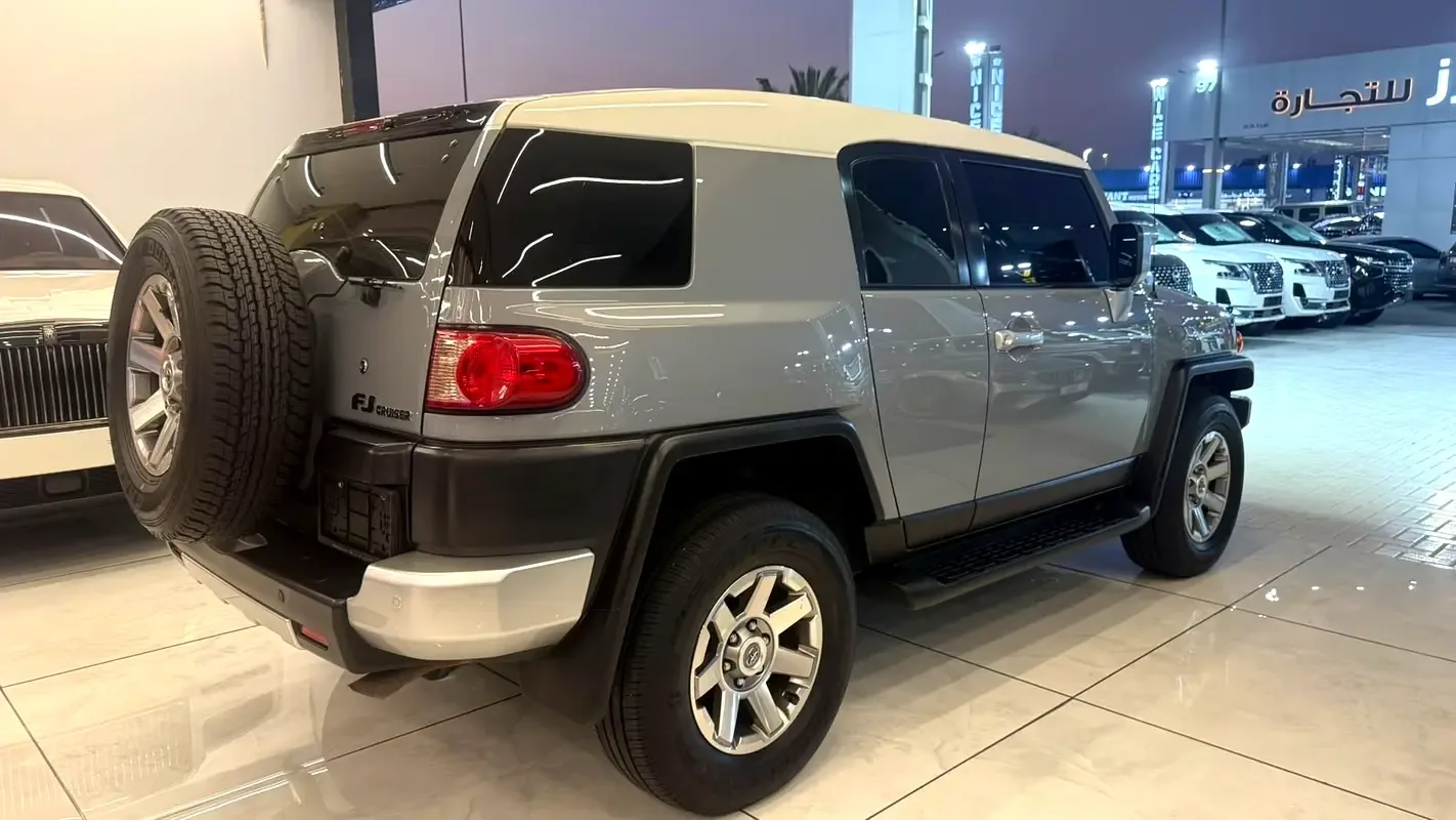 Toyota FJ Cruiser 4.0 AT (264 حصان) - 5