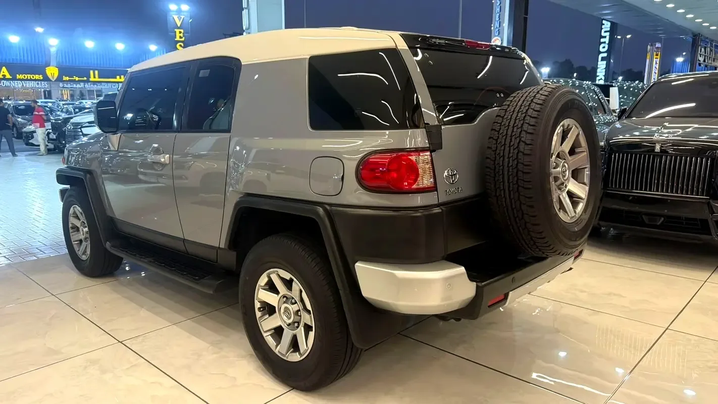 Toyota FJ Cruiser 4.0 AT (264 حصان) - 8