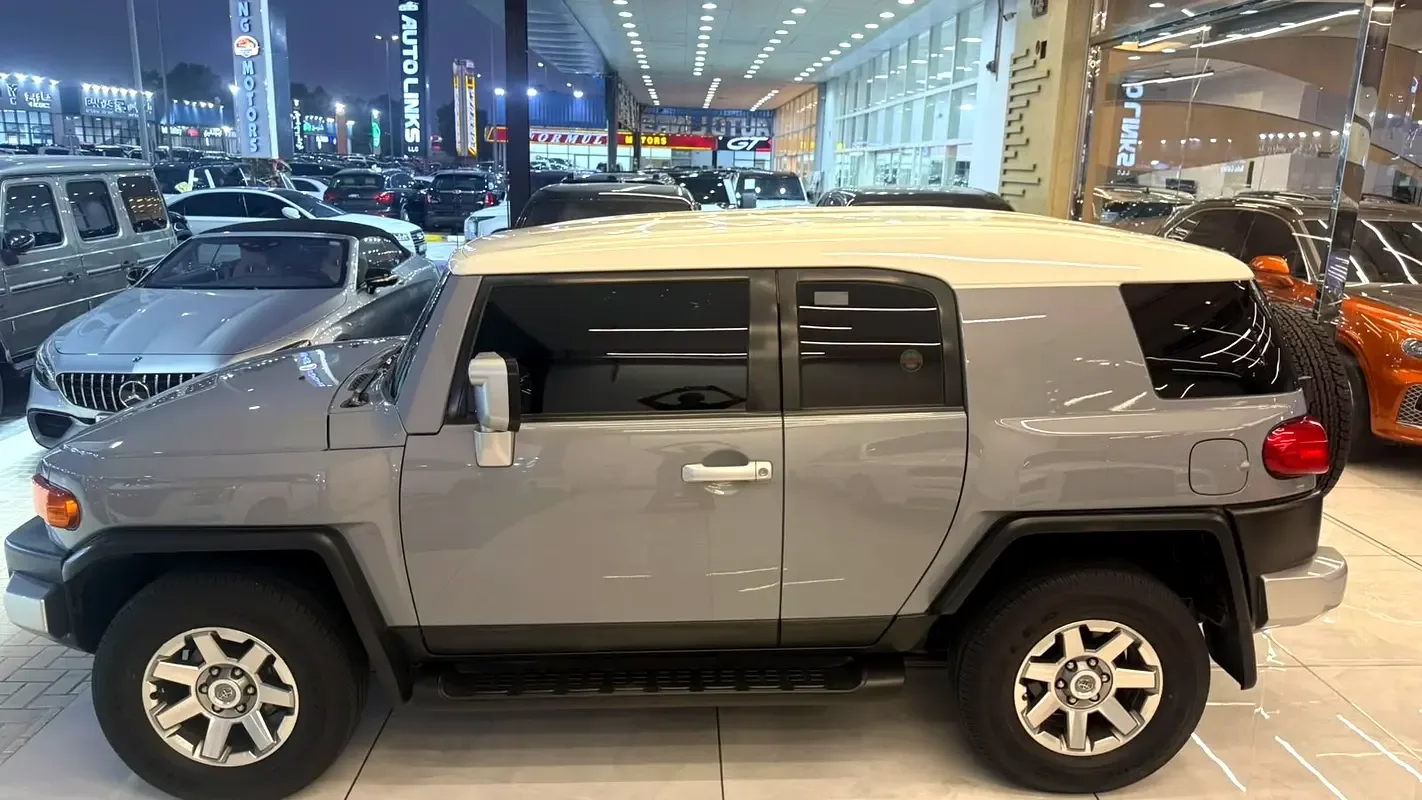 Toyota FJ Cruiser 4.0 AT (264 حصان) - 6