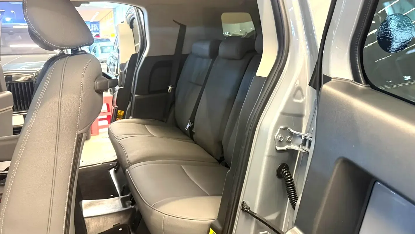 Toyota FJ Cruiser 4.0 AT (264 حصان) - 10