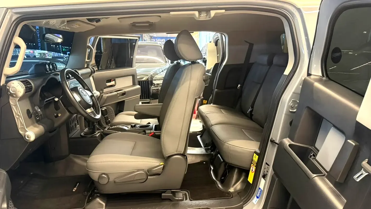 Toyota FJ Cruiser 4.0 AT (264 حصان) - 11