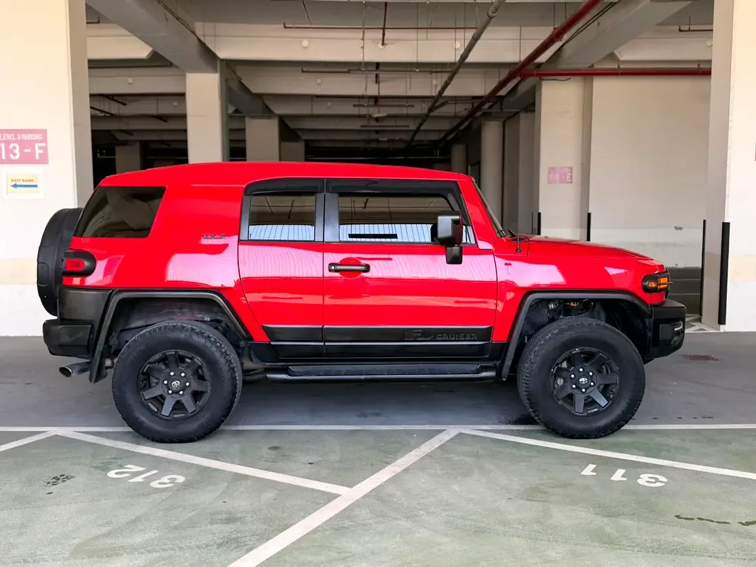 Toyota FJ Cruiser 4.0 AT (264 hp)