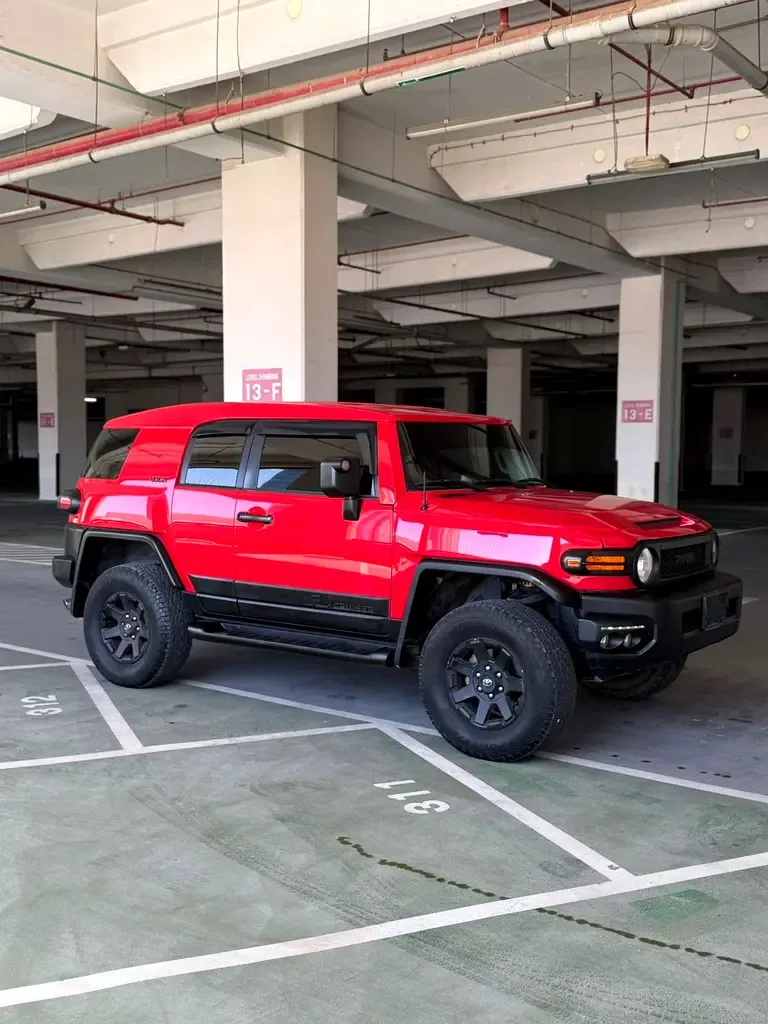 Toyota FJ Cruiser 4.0 AT (264 hp) - 2