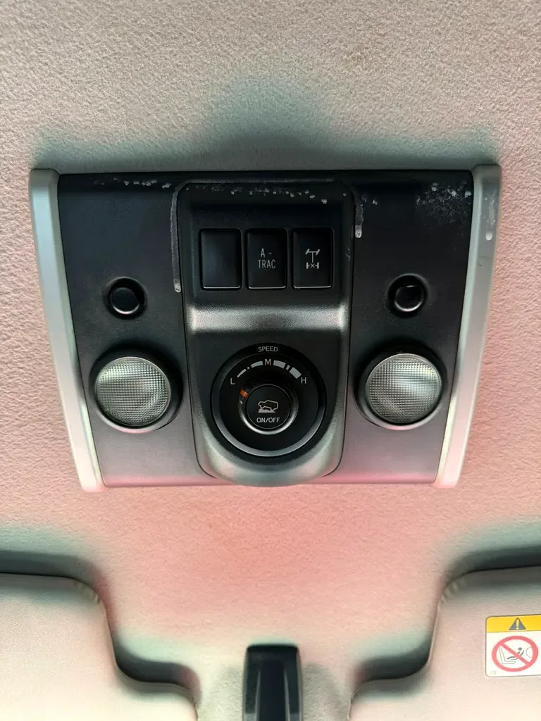 Toyota FJ Cruiser 4.0 AT (264 hp) - 18