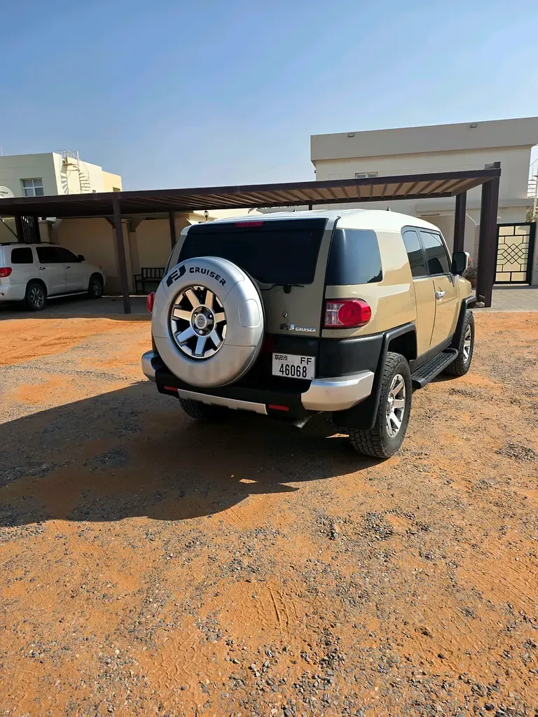 Toyota FJ Cruiser 4.0 AT (264 hp) - 3