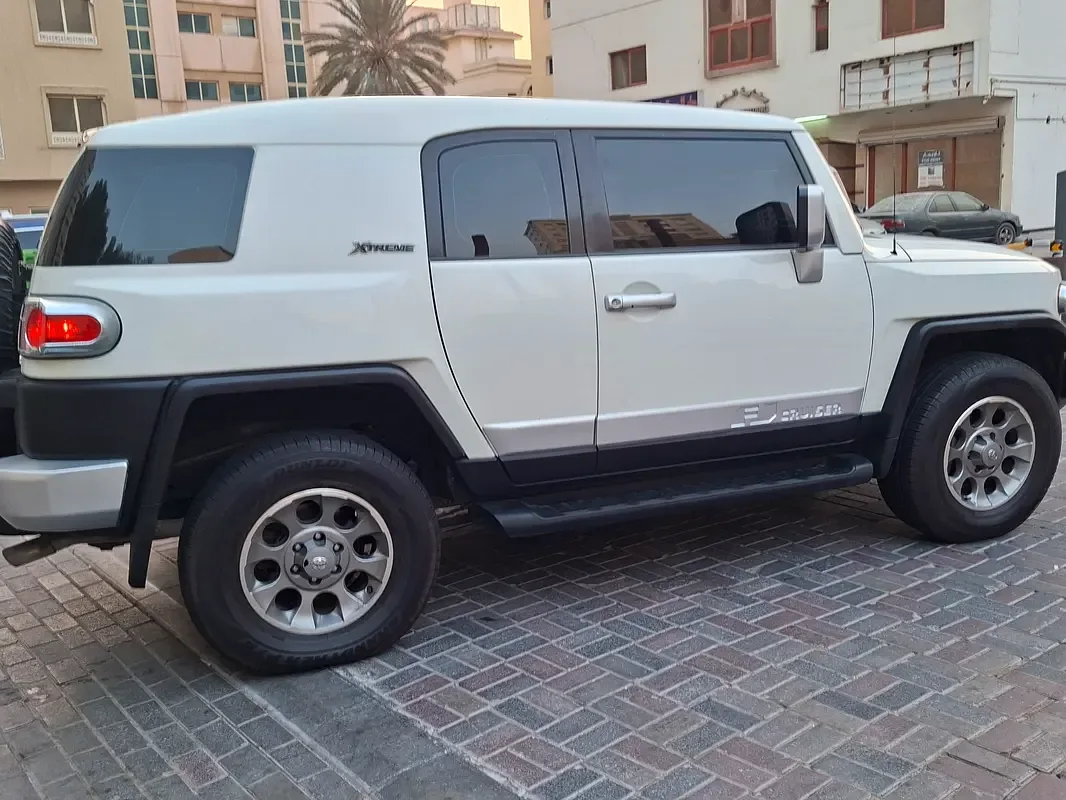 Toyota FJ Cruiser 4.0 AT (264 hp) - 6