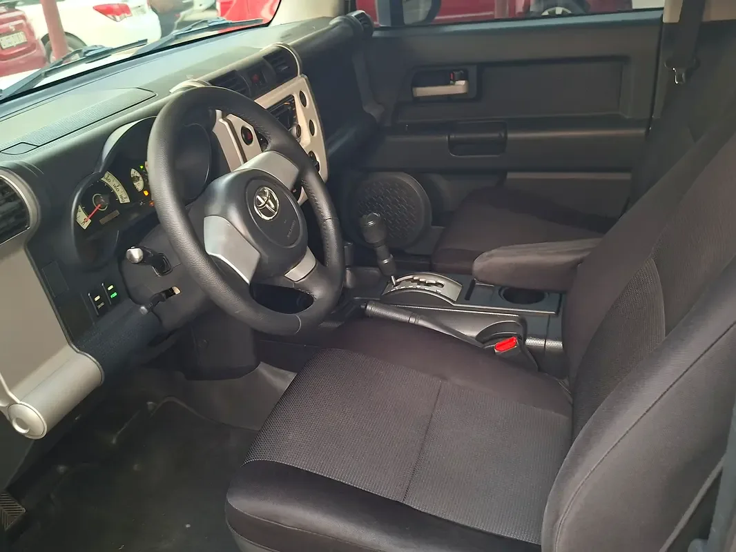 Toyota FJ Cruiser 4.0 AT (264 hp) - 15