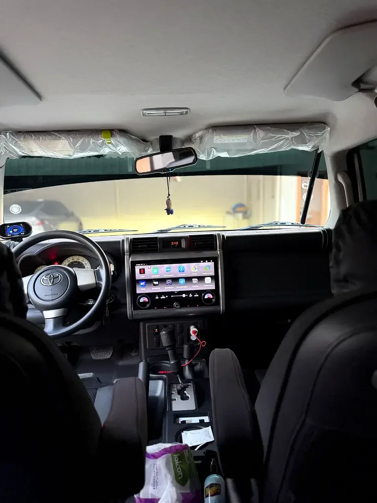Toyota FJ Cruiser 4.0 AT (264 hp) - 2