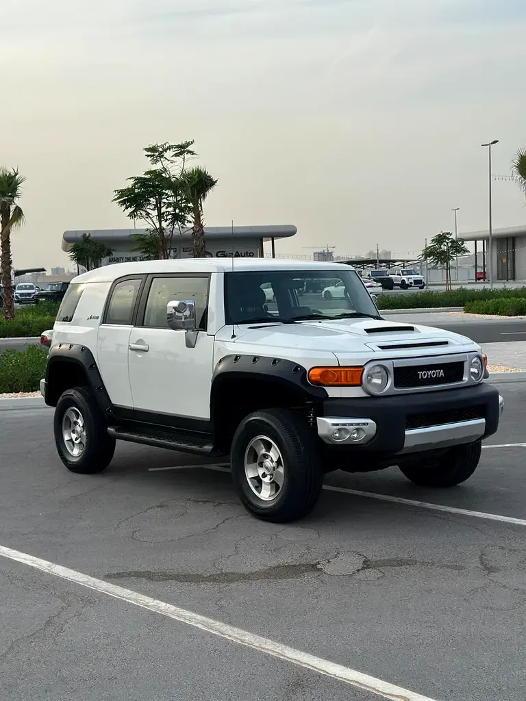 Toyota FJ Cruiser 4.0 AT (264 hp) - 2