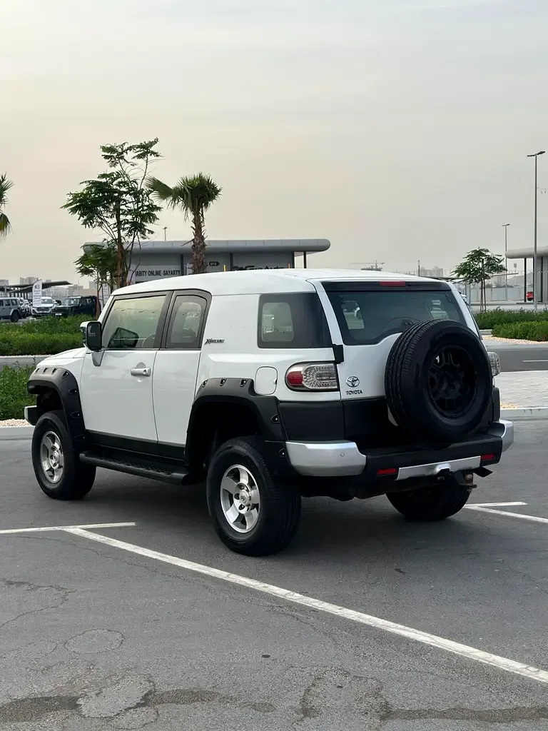 Toyota FJ Cruiser 4.0 AT (264 hp) - 4