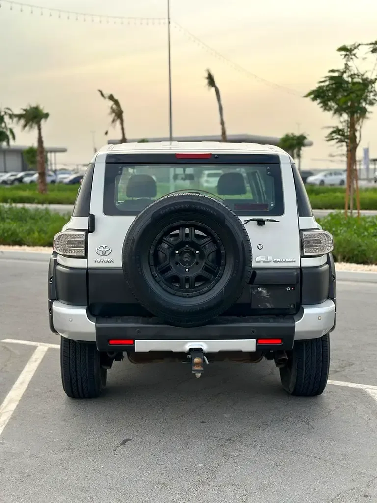 Toyota FJ Cruiser 4.0 AT (264 hp) - 6