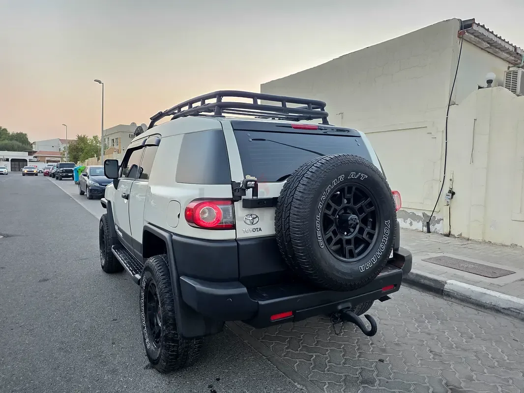 Toyota FJ Cruiser 4.0 AT (264 حصان) - 7