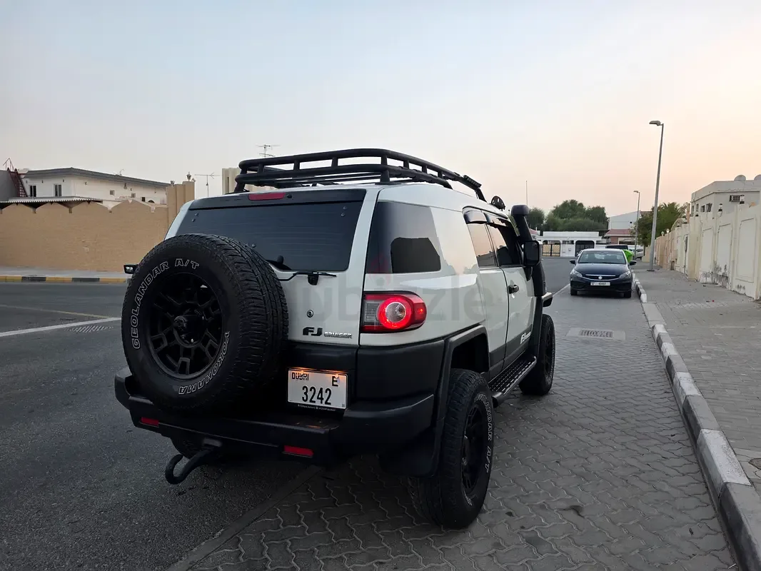 Toyota FJ Cruiser 4.0 AT (264 حصان) - 6