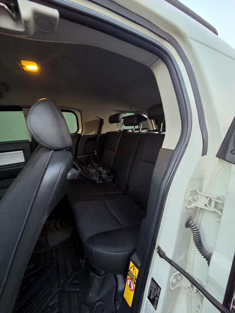 Toyota FJ Cruiser 4.0 AT (264 حصان) - 15