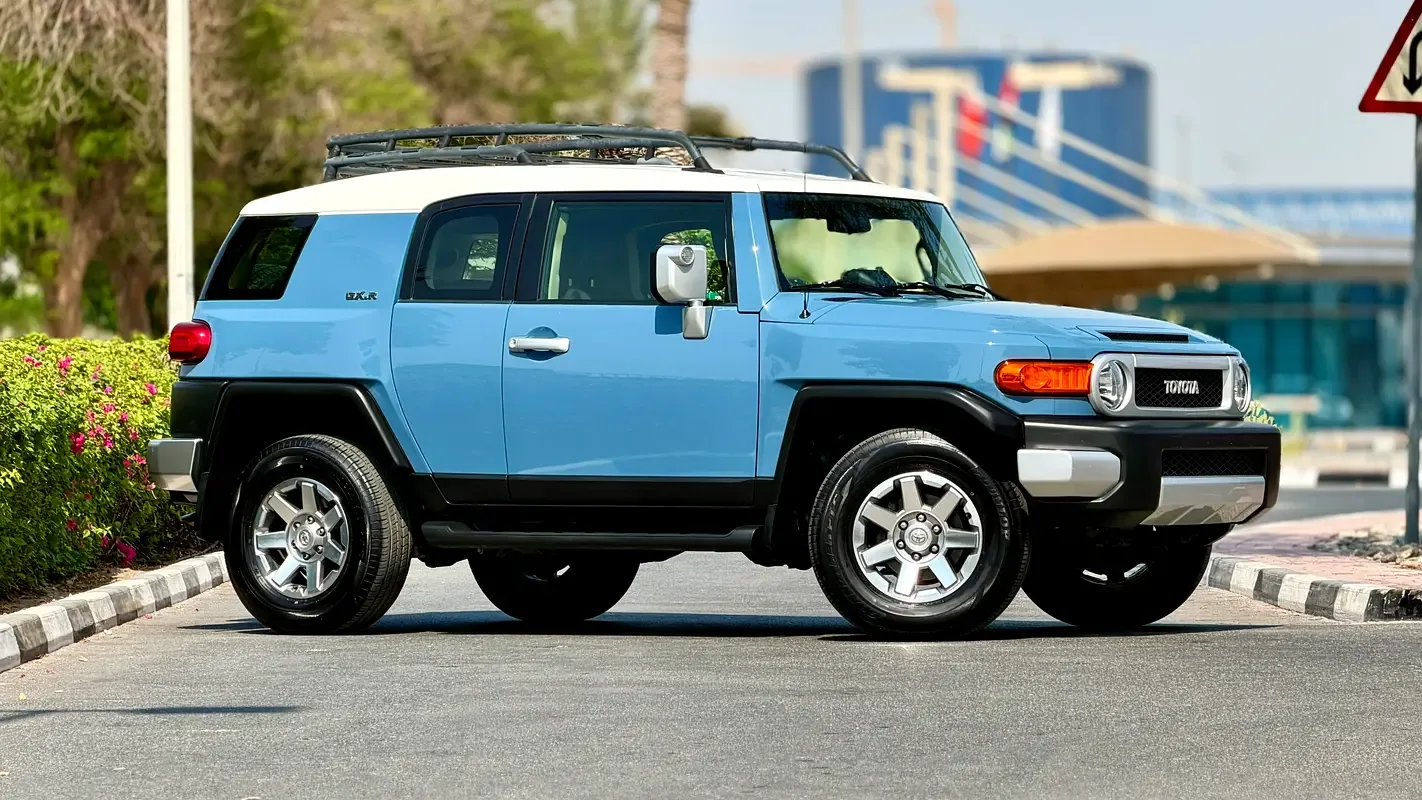 Toyota FJ Cruiser 4.0 AT (264 حصان) - 2