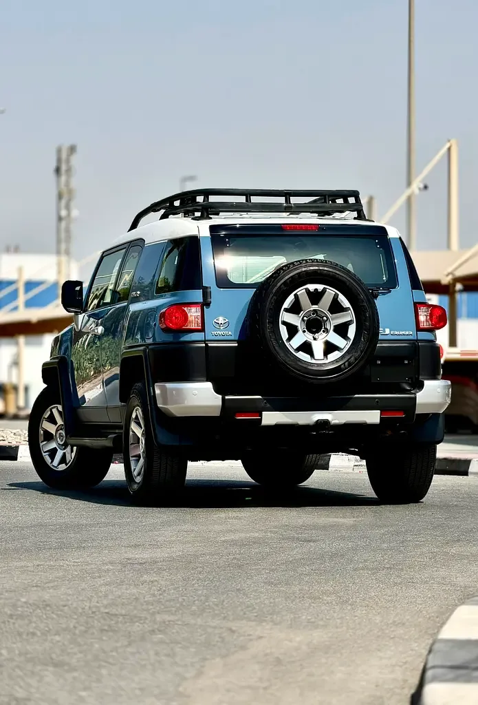 Toyota FJ Cruiser 4.0 AT (264 حصان) - 4