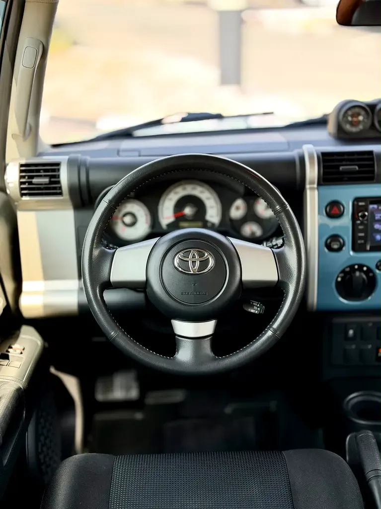Toyota FJ Cruiser 4.0 AT (264 حصان) - 17