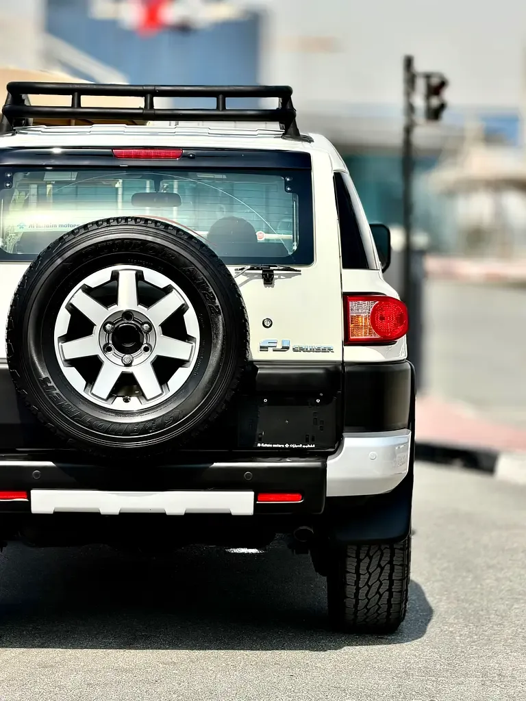 Toyota FJ Cruiser 4.0 AT (264 hp) - 6